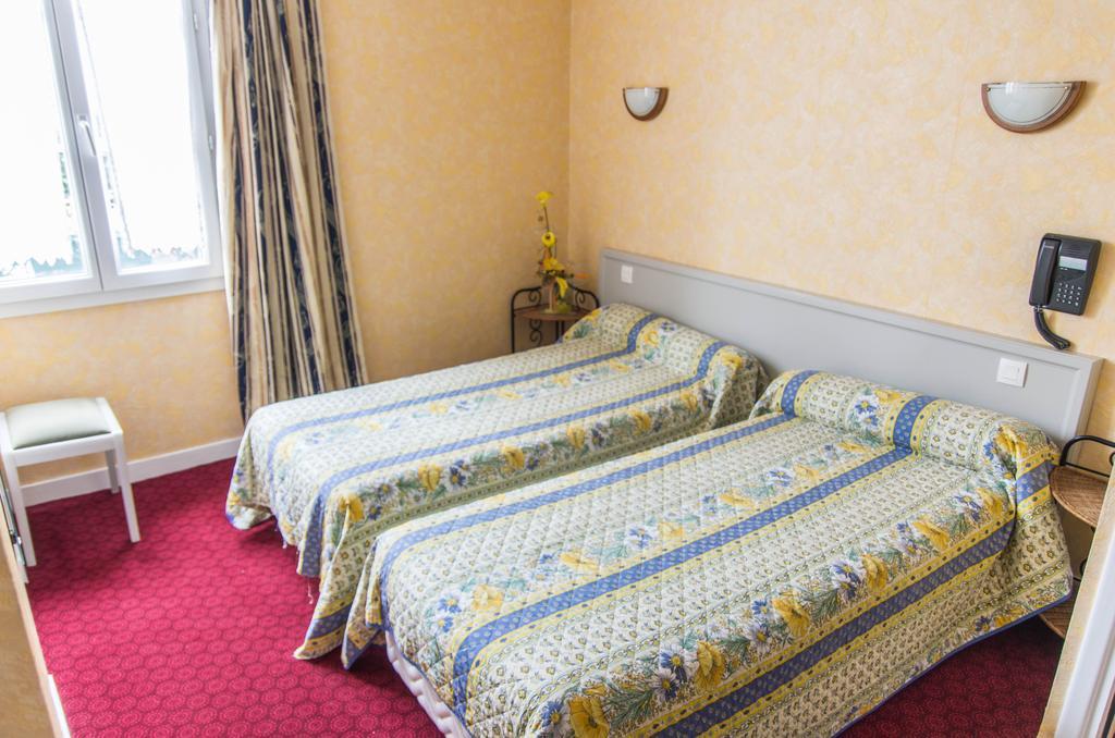 Hotel De La Gare Dol-de-Bretagne Kültér fotó