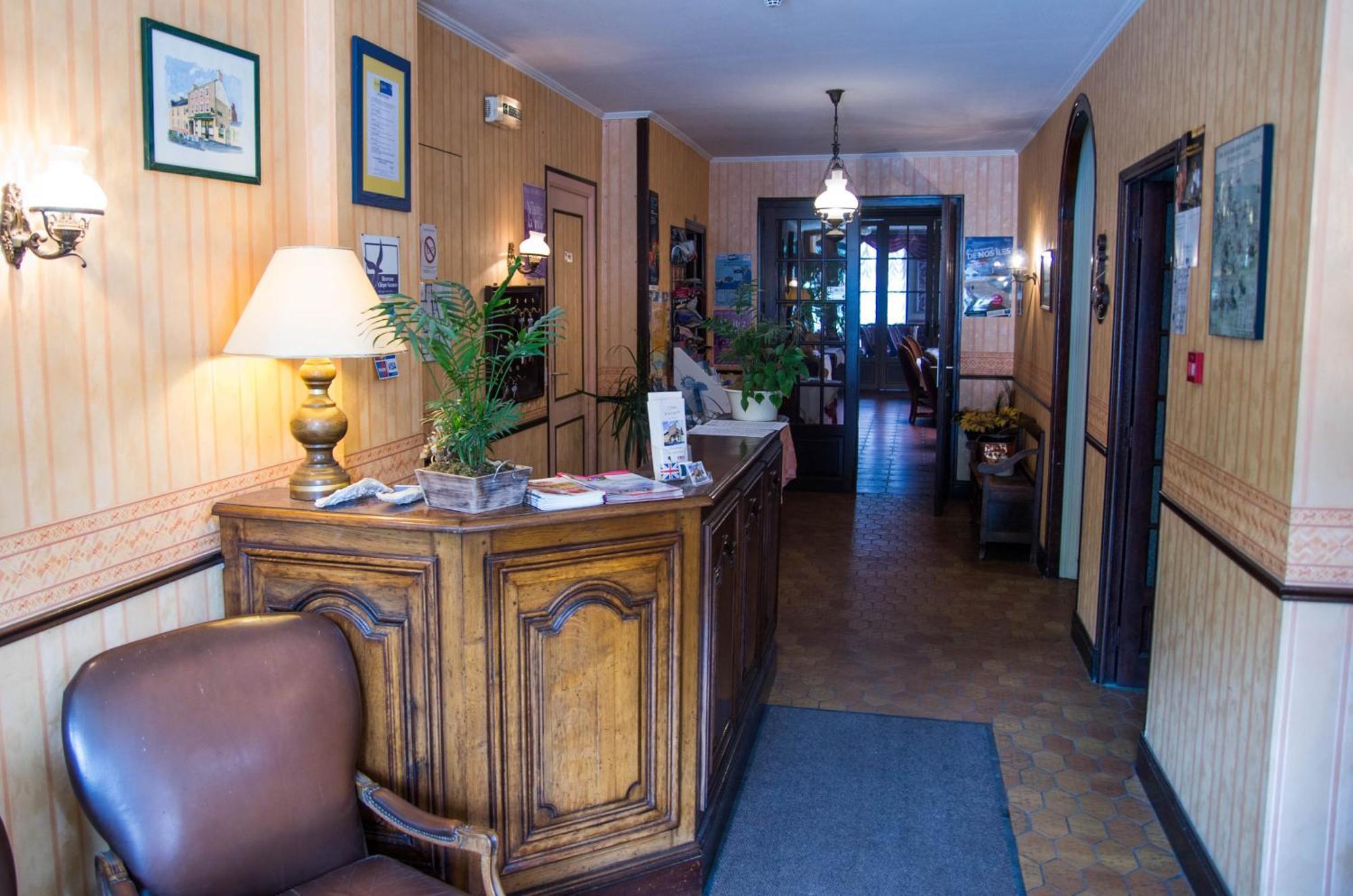 Hotel De La Gare Dol-de-Bretagne Kültér fotó