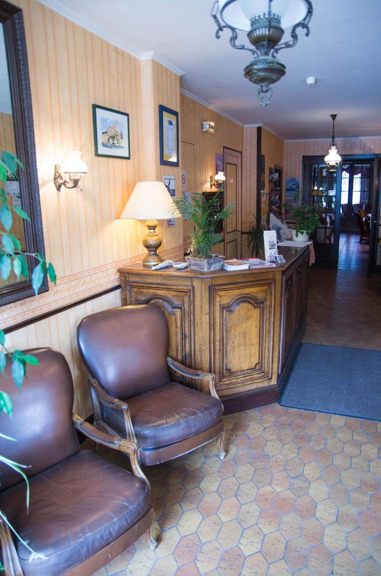 Hotel De La Gare Dol-de-Bretagne Kültér fotó