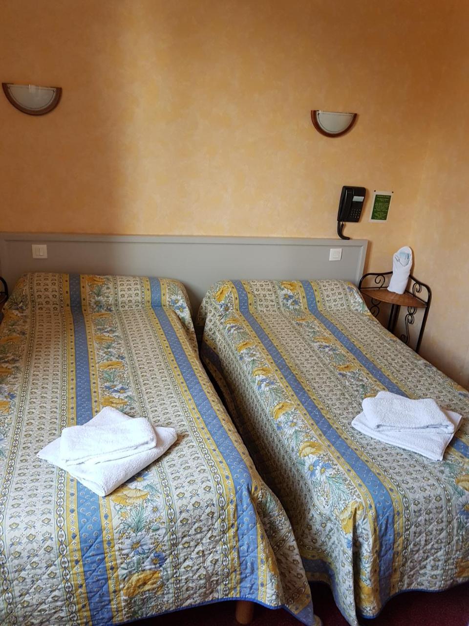 Hotel De La Gare Dol-de-Bretagne Kültér fotó