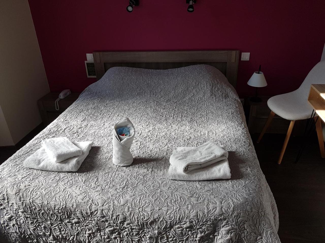 Hotel De La Gare Dol-de-Bretagne Kültér fotó