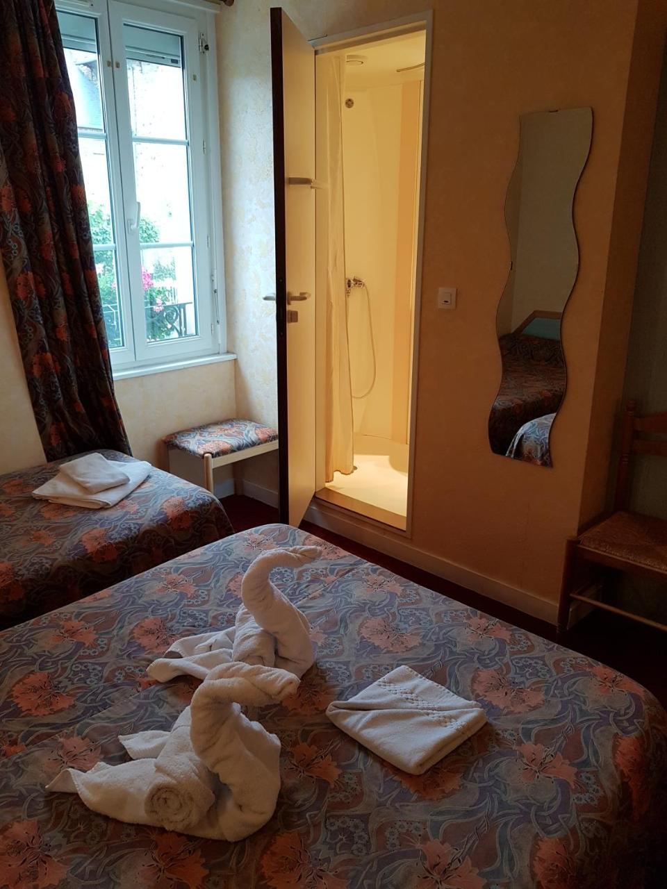 Hotel De La Gare Dol-de-Bretagne Kültér fotó